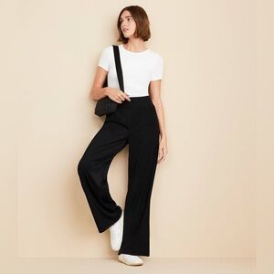 NWT Lou & Grey Luvstretch Wide Leg Pants, Medium‎